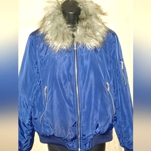Nice navy blue jacket with fur collar, warm juniors size large